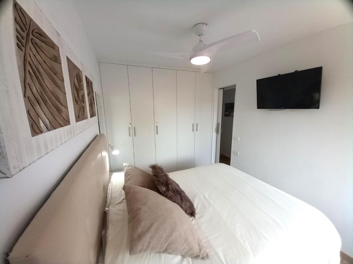 אל מדאנו Apartamentos Medano מראה חיצוני תמונה
