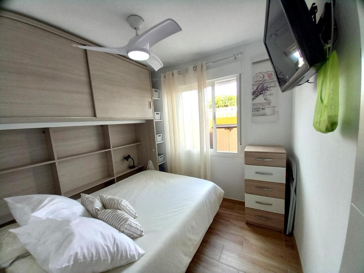 אל מדאנו Apartamentos Medano מראה חיצוני תמונה