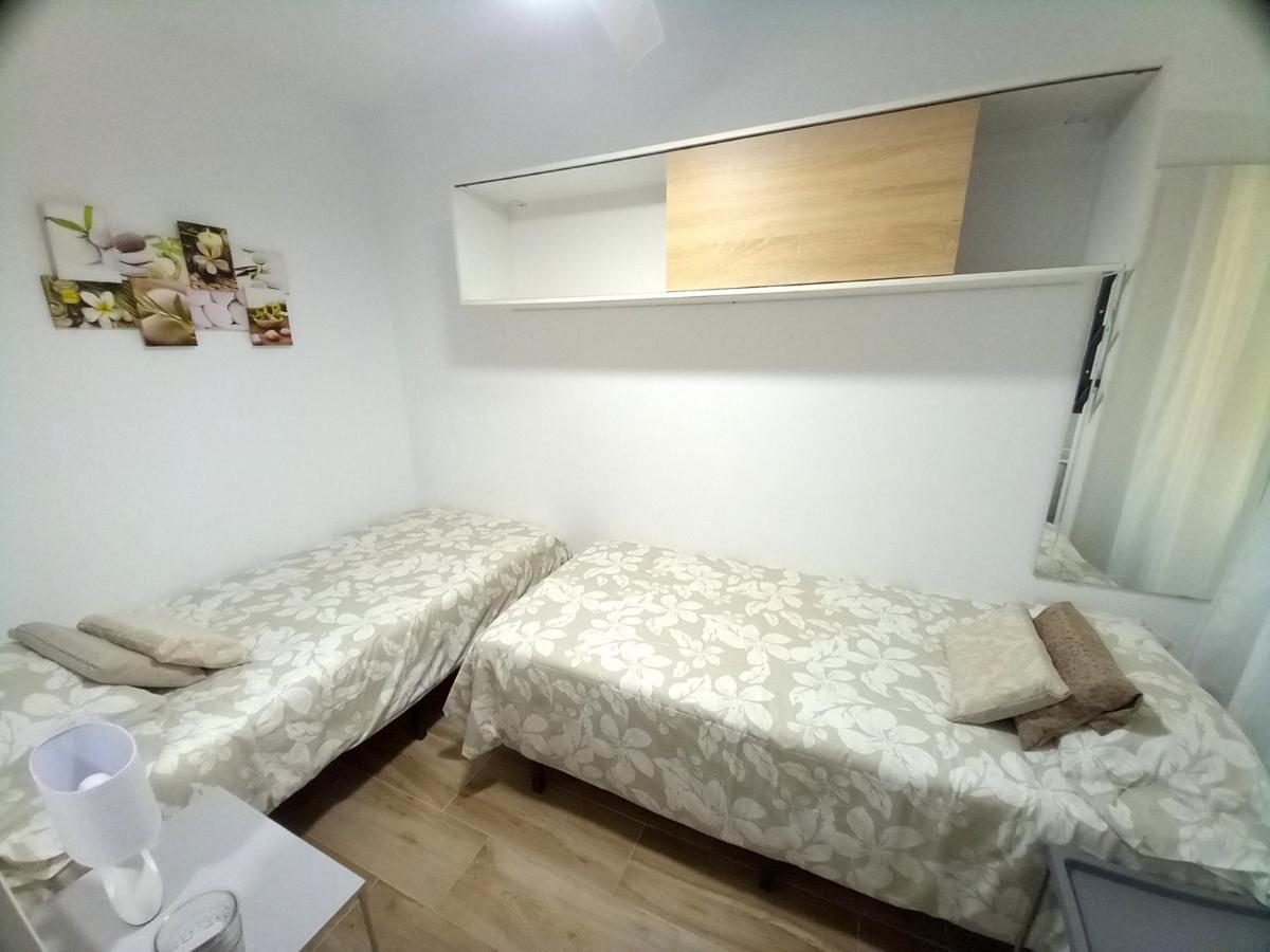 אל מדאנו Apartamentos Medano מראה חיצוני תמונה